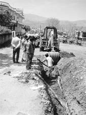 BSNL workers repair the main telephone cable at Sundernagar. 
