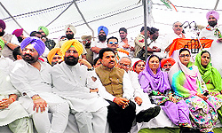 PCC president Partap Singh Bajwa with party leaders in Gurdaspur on Sunday