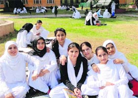 The first all-girl batch of journalists