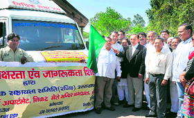 District Judge KD Bhatt along with representative of the Legal Aid Committee Rajesh Rastogi flags off a mobile legal aid van in Haridwar on Thursday.