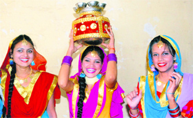 Jago Time: Students of the Department of Technical Education and Industrial Training, Punjab, perform a cultural programme during the annual cultural and sports meet in Jalandhar.