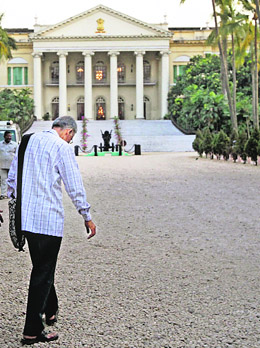 Pranab Gupta, father of SFI leader Sudipta Gupta, arrives at the Raj Bhavan in Kolkata on Friday.