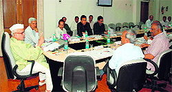 Governor Aziz Qureshi holds a meeting with ex-servicemen in Dehradun