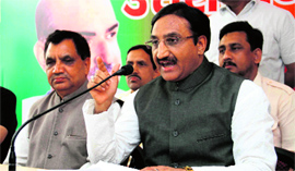 Former Chief Minister Ramesh Pokhriyal Nishank addreses a press conference in Dehradun on Saturday.