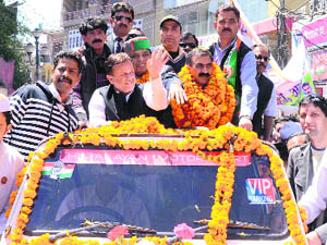HPCC president Sukhvinder Singh being welcomed at Solan on Saturday.