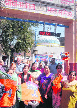 Even as the BJP has been allotted land by the JIT for setting up party office, it continues to function from a temple in Jalandhar.