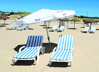 Beach goers at Jose Ignacio beach