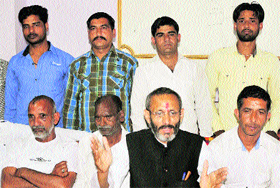 Mahesh Padha, president, Jammu Tourist Trades Peoples Federation, addresses mediapersons in Jammu on Sunday.