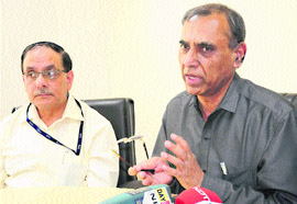 Dr LS Rathore, Director-General, Indian Meteorological Department, and Ashwagosha Ganju, Director, SASE, during a press conference at the Meteorological Office in Sector 39, Chandigarh, on Tuesday.