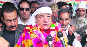 Newly elected MLC and JKPCC senior vice-president Muzaffar Parrey addresses party workers in Srinagar on Tuesday.