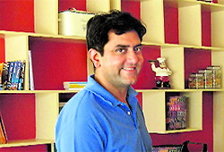 Abhay, Backpackers cafe