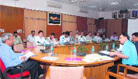 Chief Secretary Alok Kumar Jain at a meeting in Dehradun on Wednesday