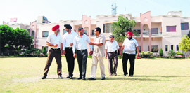 Recovering patients have taken up the role of counselling new patients at the centre. 