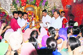 Navratra fair: Devotees offer prayers at Mata Kali temple in Jammu on Sunday