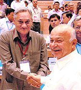 Home Minister Sushilkumar Shinde with Uttarakhand CM Vijay Bahuguna.