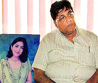 Hardeyesh Jindal with his daughter Aditi Gargs photo