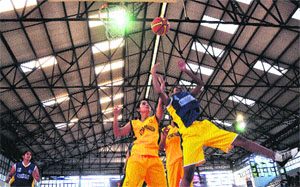 A match in progress between Maharashtra and Uttar Pradesh on the first day of the 3x3 National Basketball Championship at Guru Nanak Stadium in Ludhiana on Thursday. 