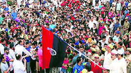 Minister of State for Home Sajjad Ahmed Kichloo flags of the Jammu Marathon on Sunday