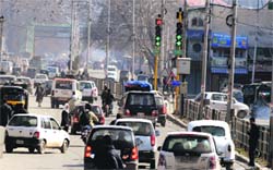 The traffic scenario in Srinagar city. Tribune Photo: Amin War