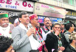 The Chief Ministers son, Saket Bahuguna, seeks votes for Congress candidates in Mussoorie on Friday.