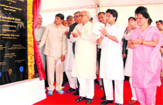 Union Minister Jyotiraditya Scindia, along with Chief Minister Bhupinder Singh Hooda and Education Minister Geeta Bhukkal, dedicates to the nation the Indira Gandhi Super Thermal Power Project Phase-1 at Jharli village in Jhajjar on Friday.