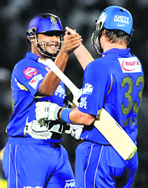 Shane Watson congratulates teammate after 8-wkt win over Sunrisers Hyderabad on Saturday.