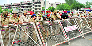 Traditional training does not deal with specific problems the police is expected to handle and the ways to deal with them