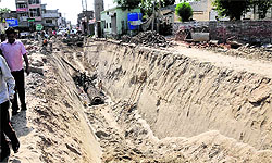 Sewerage line is being relaid in the Parasram Nagar locality of Bathinda. The residents of the area have been complaining of inconvenience due to the slow pace of work