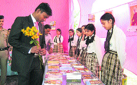 Chamba DC Kadam Sandeep Vasant visits an exhibition on Swami Vivekananda at Chamba.