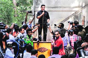 Kamal Haasan speaks to the media at his office premises in Chennai, after his movie Vishwaroopam was forced out of cinemas in January this year