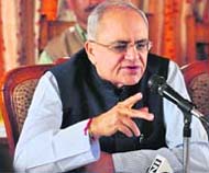 BJP national vice-president Balbir Punj addresses mediapersons in Shimla on Sunday.
