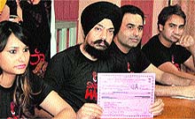 The team of the film Sadda Haq shows the certificate in Jalandhar which they received from the Censor Board, okaying the release of the film
