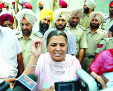 Harjit Kaur claims her father, a 1971 POW, is in a Pakistani jail