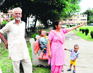Residents of Sector 22 explain the problems being faced by them when children play in parks in Chandigarh. 