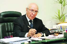  Sartaj Aziz, former Pakistan Finance Minister