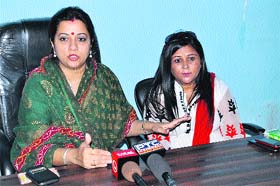 All-India Mahila Congress vice-president Onika Mehrotra (left) addresses mediapersons as District Mahila Congress president Shilpa Verma looks on in Sirsa
