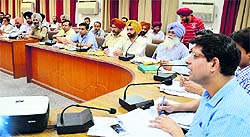 DC Rahul Tiwari speaks to Returning Officers during a meeting at Bachat Bhawan, Ludhiana, on Thursday
