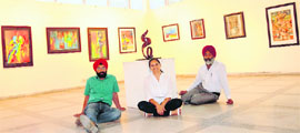 (L-R) Tejinder Ladi Singh, Shefali Shera, Darshan Singh Saggu at the exhibition   