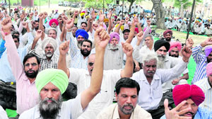 Members of the Technical Services Union stage a protest. 