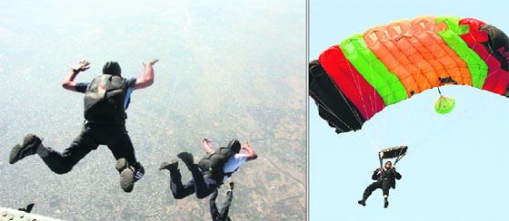 Para jumpers of 130 Helicopter Squadron of the IAF display their skills
