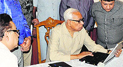 Governor NN Vohra launches a website of Shri Amarnathji Shrine Board in Srinagar on Saturday