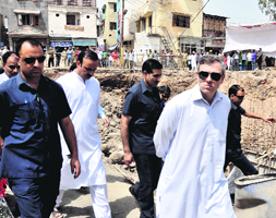 CM Omar Abdullah reviews construction work of Jamia Masjid at Talab Khatian on Saturday.
