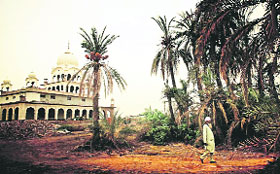 Chhapar Chiri: The present-day gurdwara is on the edge of the historic battlefield. The battle took place on May 12, 1710
