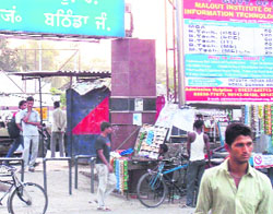 There are a number of make-shift vends of tobacco products near Bathinda railway station. A Tribune photograph