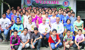 A group of Tawi Trekkers J&K who left for Manali to participate in the Himalayan Trekking Programme