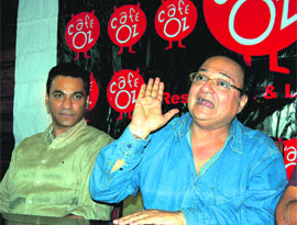 Actor Rakesh Bedi addresses the media in Amritsar on Friday. 