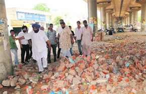 Shopkeepers and residents of the area near ITI Chowk want the patches under the ROB on the Mansa road to be developed.