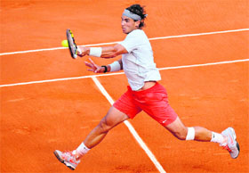 Rafael Nadal defeated Stanislas Wawrinka in straight sets, to reach the semifinals, on Wednesday.