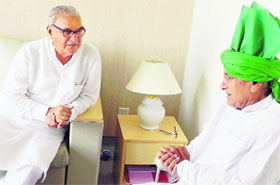 Chief Minister Bhupinder Singh Hooda calls on former Chief Minister Om Prakash Chautala at Medanta Hospital in Gurgaon on Thursday.