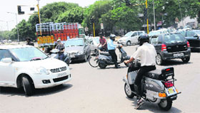 A day after the thunderstorm, traffic lights remained non-functional, causing traffic problems in Chandigarh on Friday.
